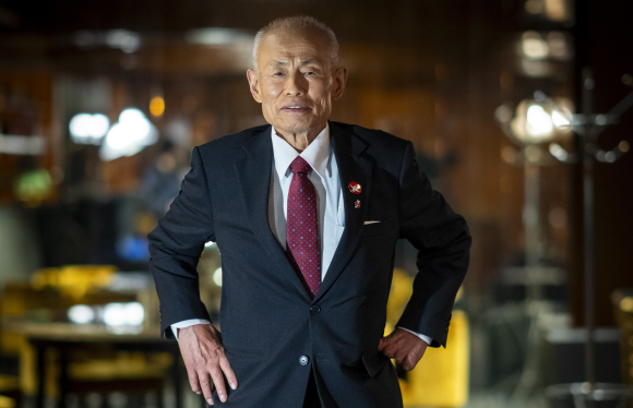 Toshiyuki Mimaki (82) er ein av dei tre representantane for årets fredsprisvinnar, den japanske organisasjonen Nihon Hidankyo. Foto: Heiko Junge / NTB / NPK