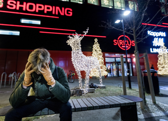 Menn kjenner oftare avmakt og blir låste når dei må handle gåver, og kan bli motstandarar av heile gåvegivinga. Foto: Gorm Kallestad / NTB / NPK